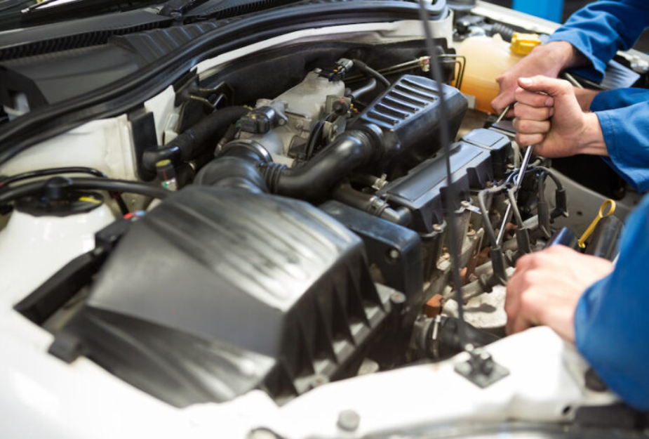 5 Mechanics Working On Rv Camper Engine In Manatee County Florida 925x625