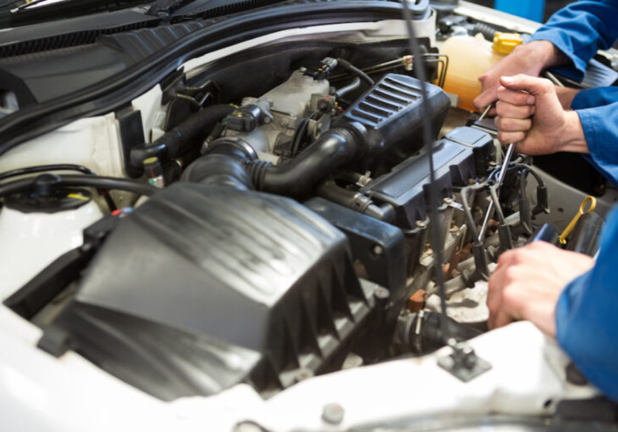 5 Mechanics Working On Rv Camper Engine In Manatee County Florida 925x625